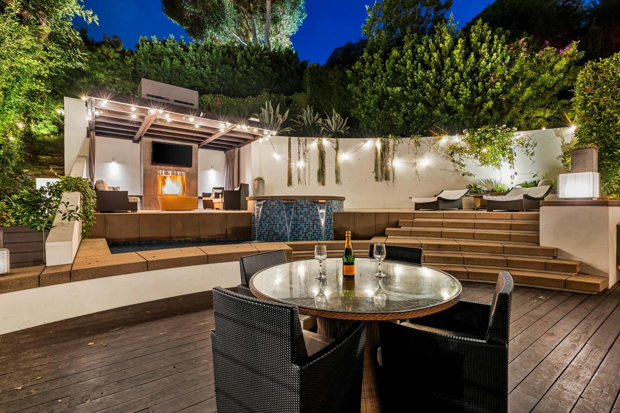 Appartamento West Hollywood Hills Jacuzzi And Beautiful View Los Angeles Esterno foto