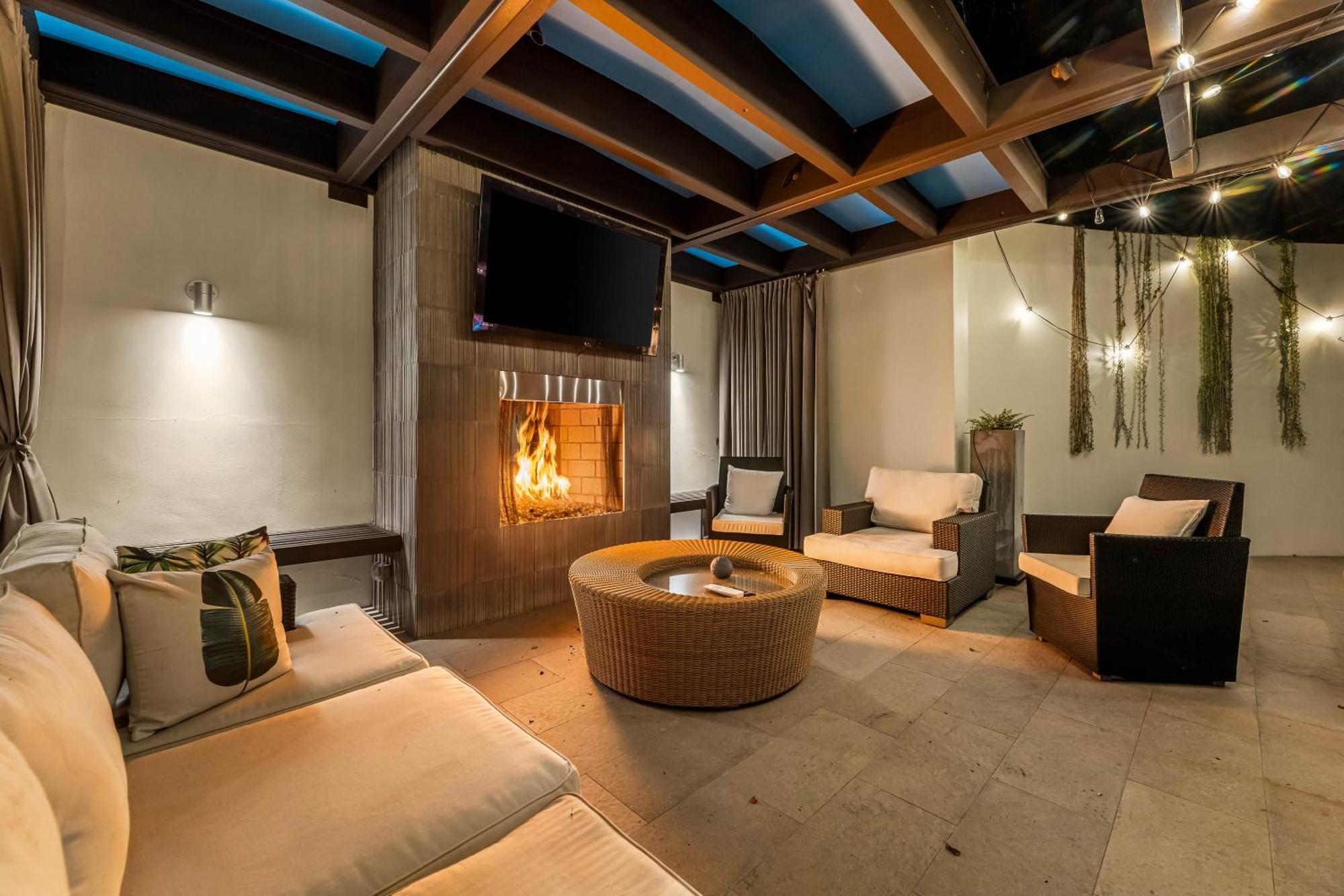 Appartamento West Hollywood Hills Jacuzzi And Beautiful View Los Angeles Esterno foto