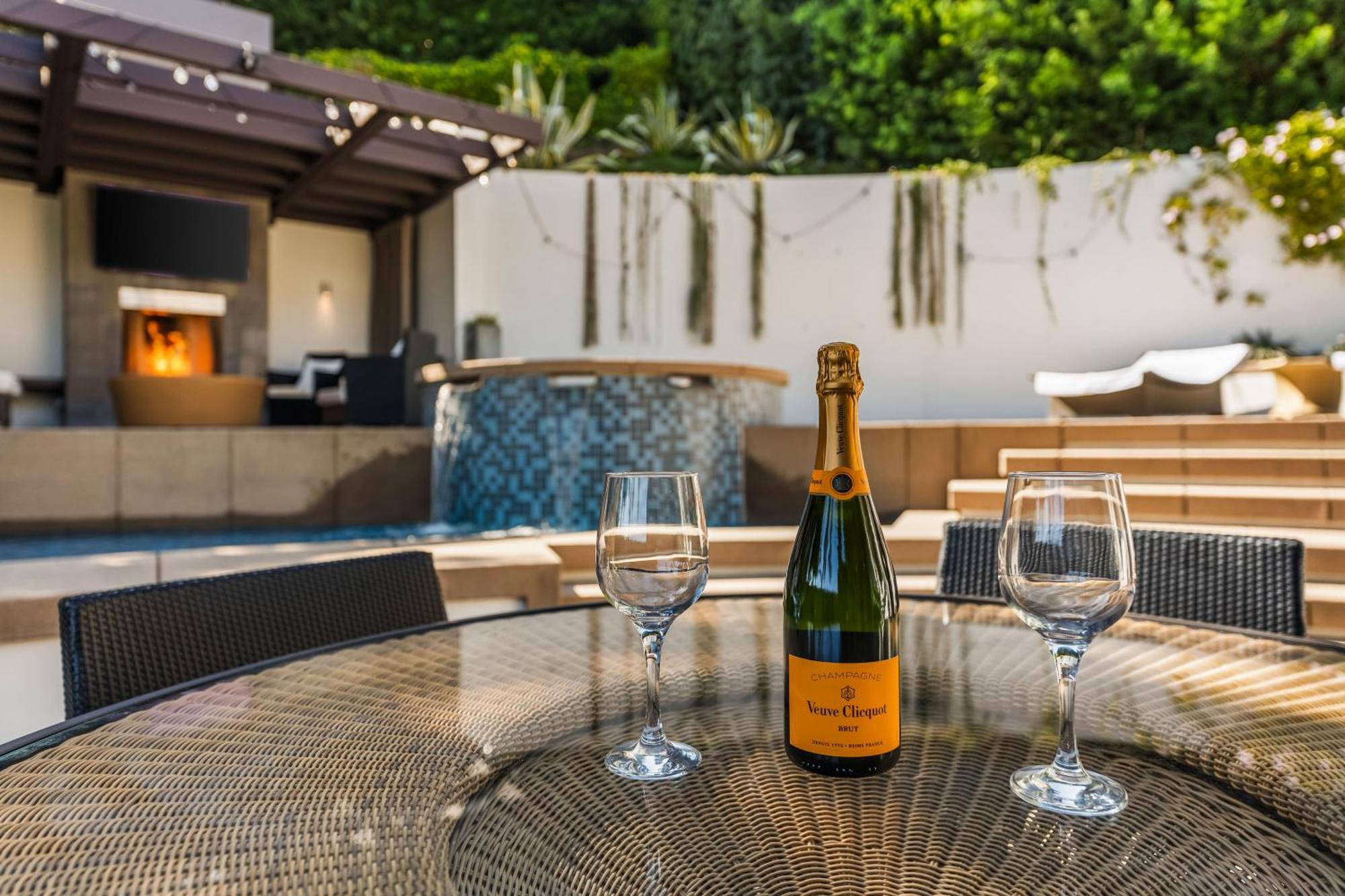 Appartamento West Hollywood Hills Jacuzzi And Beautiful View Los Angeles Esterno foto