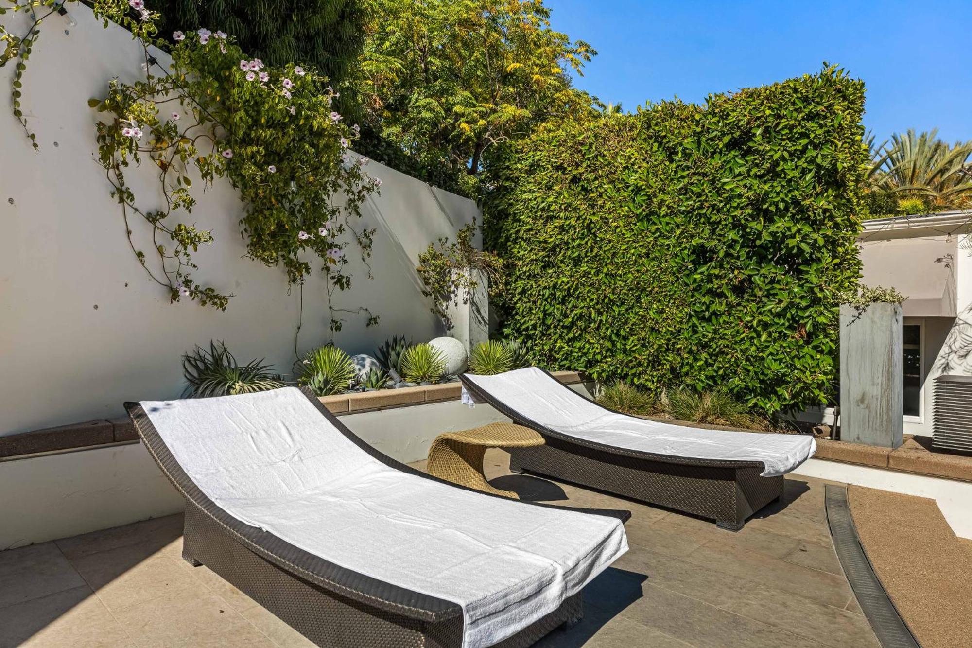 Appartamento West Hollywood Hills Jacuzzi And Beautiful View Los Angeles Esterno foto