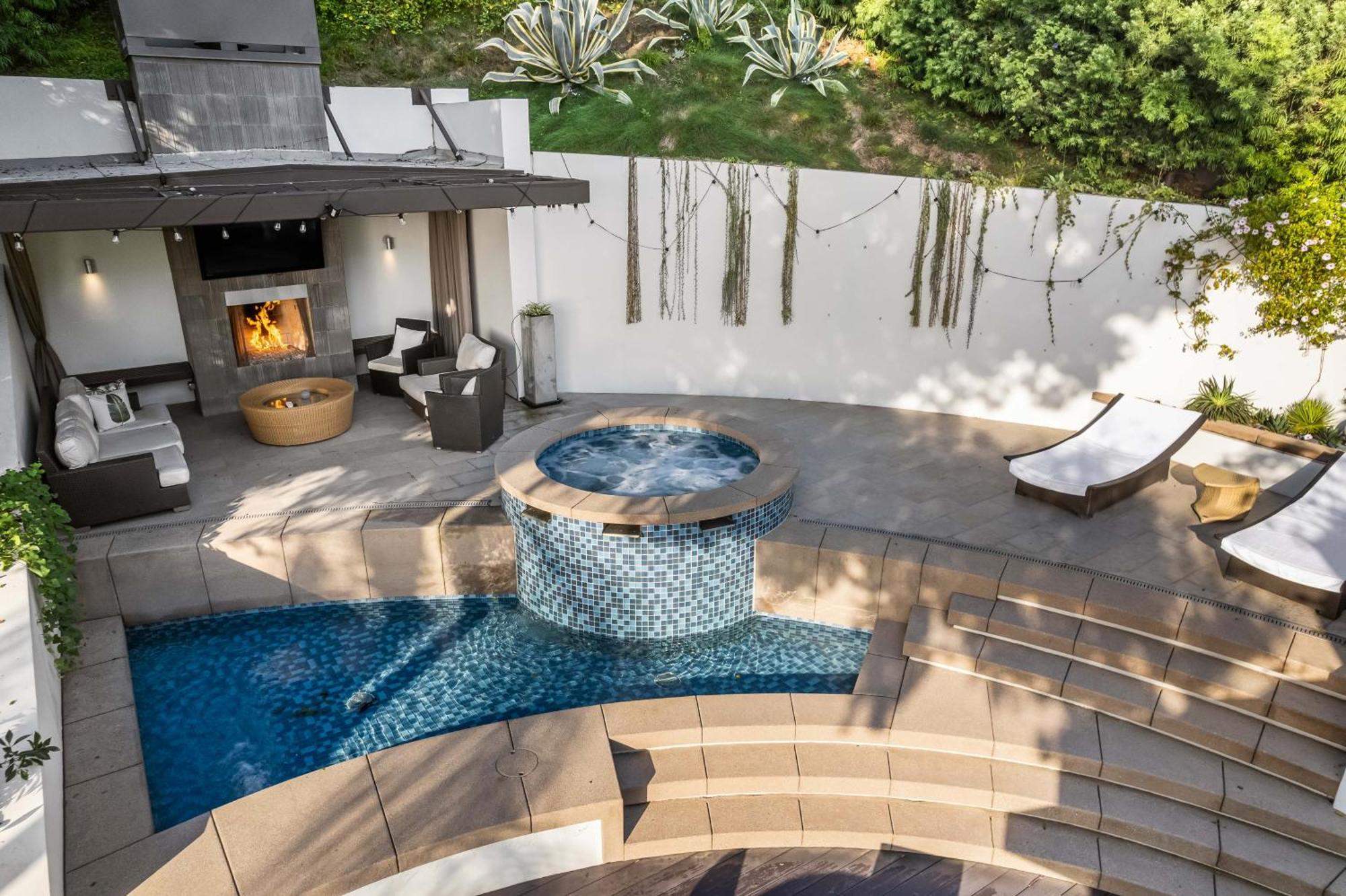 Appartamento West Hollywood Hills Jacuzzi And Beautiful View Los Angeles Esterno foto